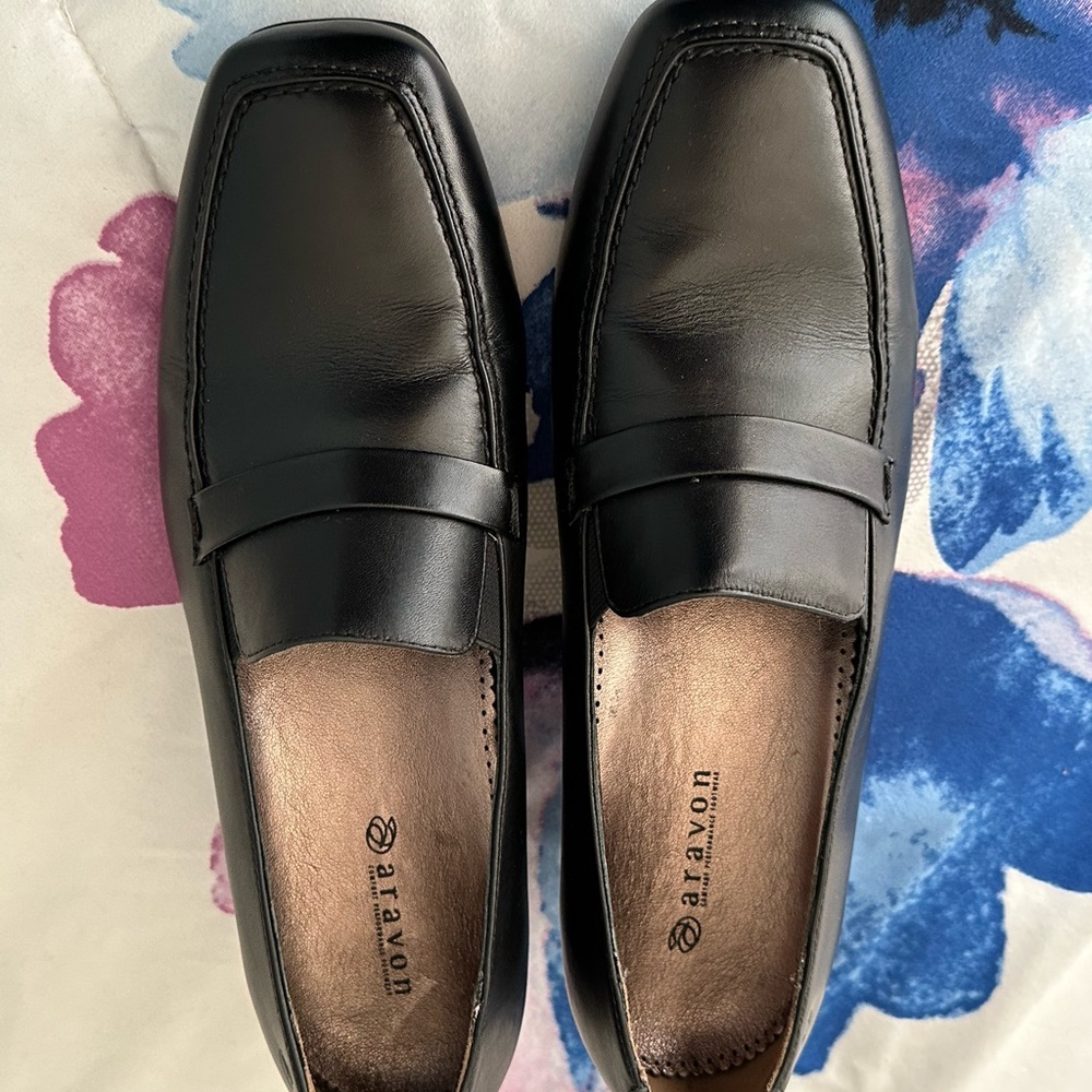Aravon heel loafers, size 9.5D